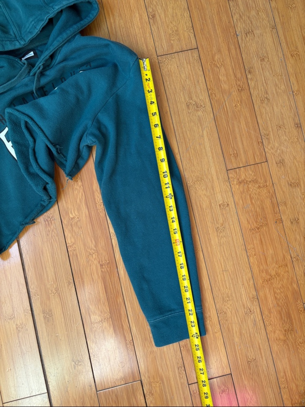 Cropped Philadelphia Eagles Hooded Sweatshirt- Men’s XL - Picture 4 of 5